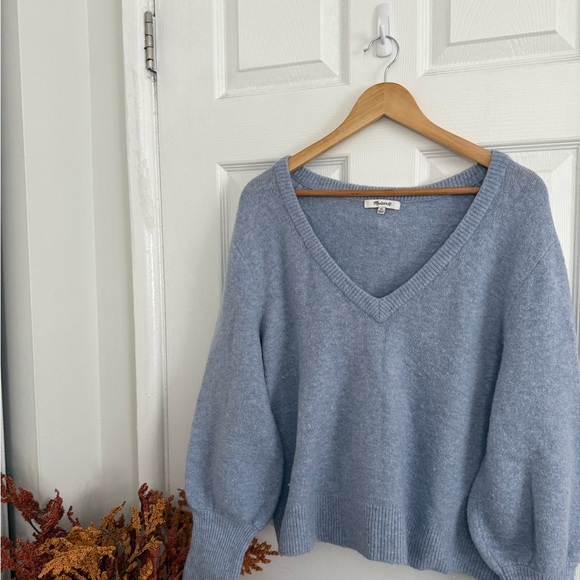 Madewell Cozy Yarn Periwinkle Blue V-Neck Sweater - Picture 7 of 9